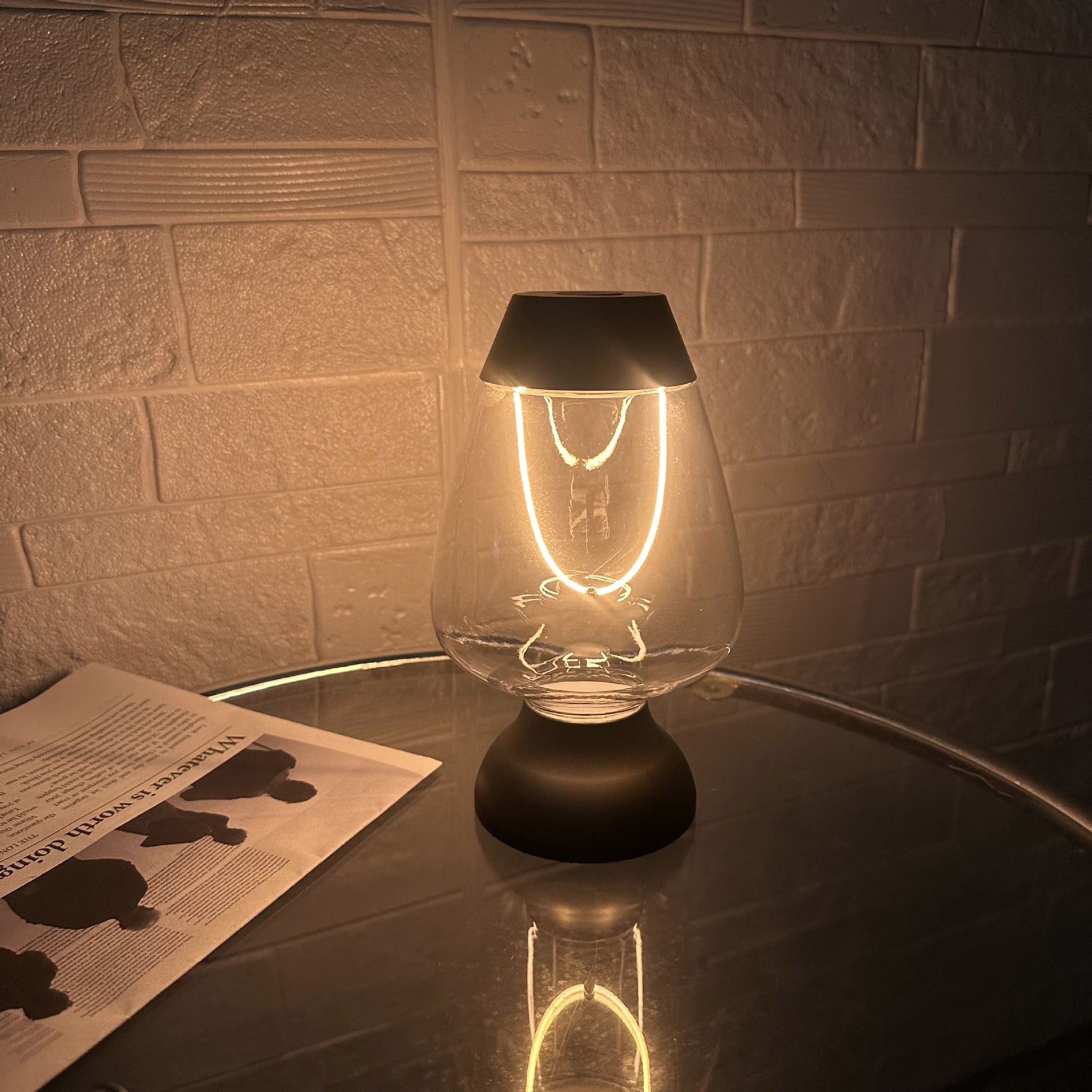 Touch-Sensitive LED Lamp